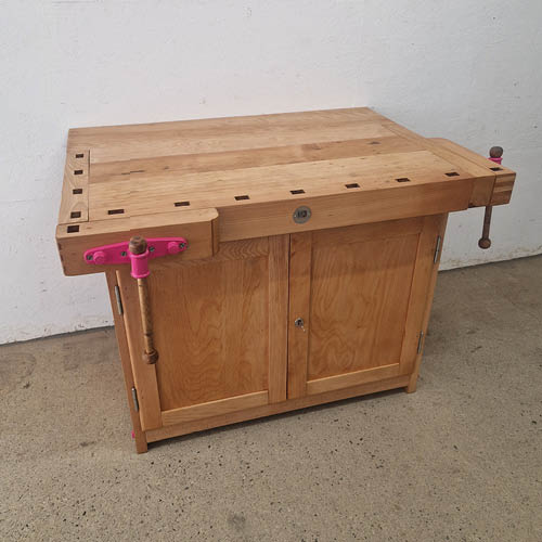 holzwurm-lippe-echtholz-arbeiten-udo-reinhardt-projekt-hobelbank-wickeltisch-pink-gallerie-7-500x500px