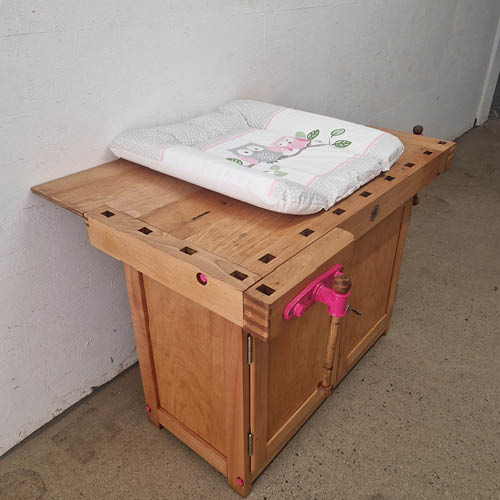 holzwurm-lippe-echtholz-arbeiten-udo-reinhardt-projekt-hobelbank-wickeltisch-pink-gallerie-9-500x500px